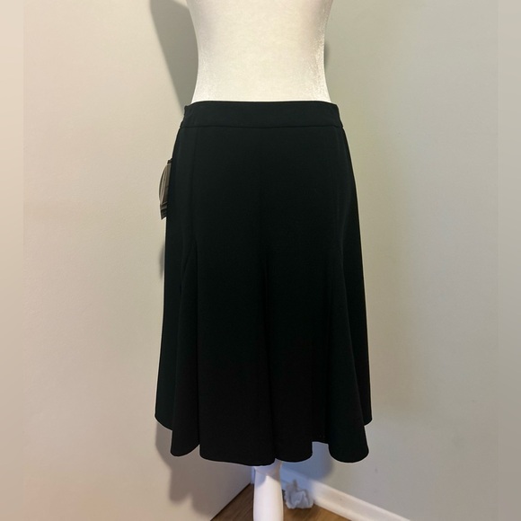 Emma James Woman’s Petite Stretch Black Flare Skirt,Size 6P - Picture 4 of 9